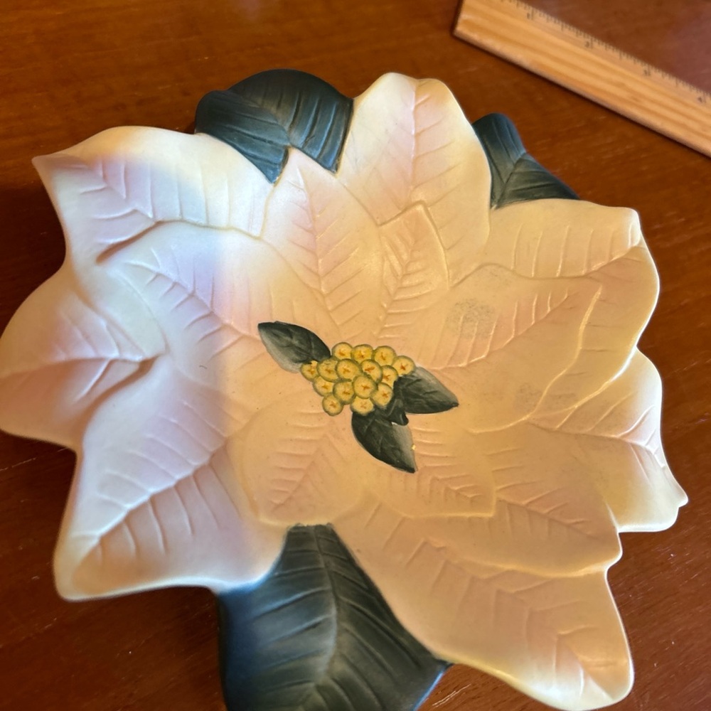 PARTYLITE Christmas Poinsettia Flower Porcelain Bowl Dish Candle Holder No Chips